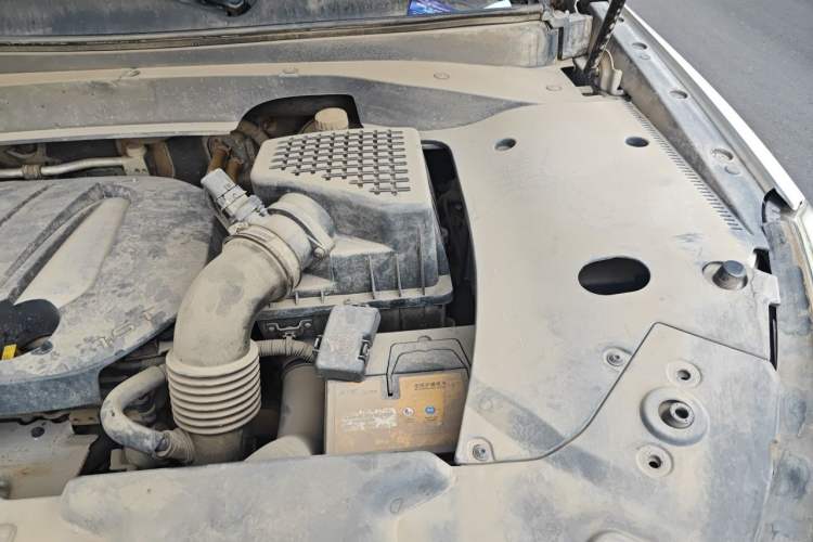 Used Hanteng X7 2016 1.5T Manual Luxury Edition Engine Bay Left