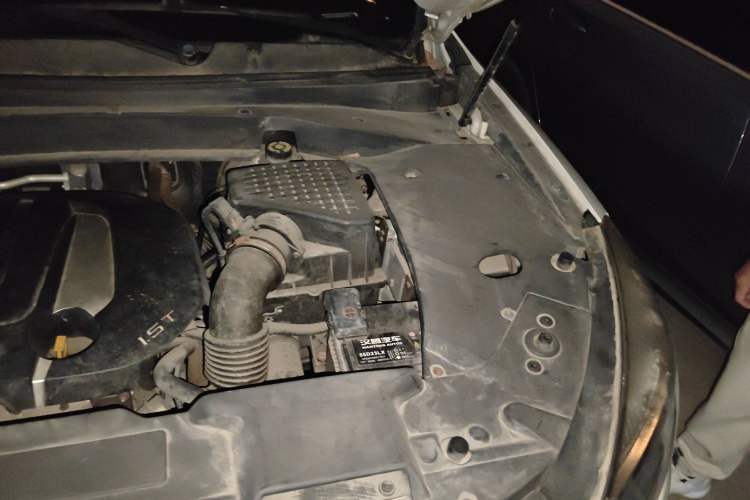 Used Hanteng X7 2016 1.5T Manual Luxury Edition Engine Bay Left