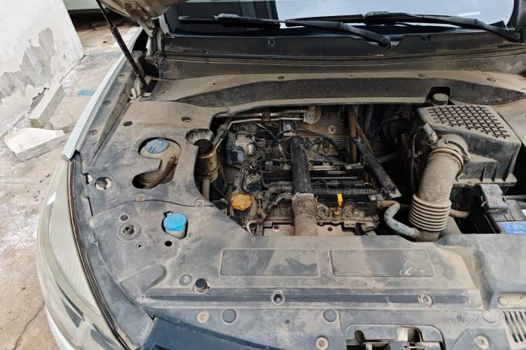 Used Hanteng X7 2016 1.5T Manual Luxury Edition Engine Bay Right