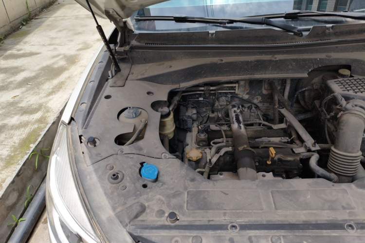 Used Hanteng X7 2016 1.5T Manual Luxury Version Engine Bay Right
