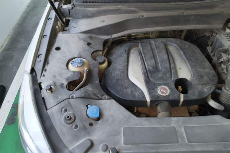 Used Hanteng X7 2016 1.5T Manual Luxury Edition Engine Bay Right