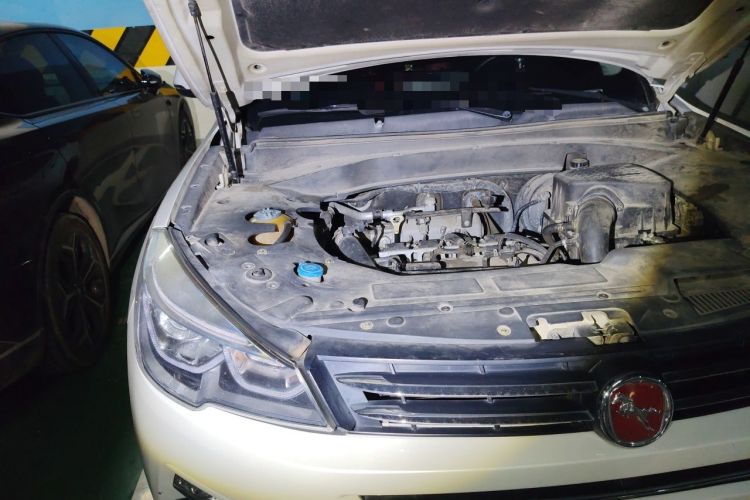 Used Hanteng X7 2016 2.0T DCT Luxury Edition Engine Bay Right