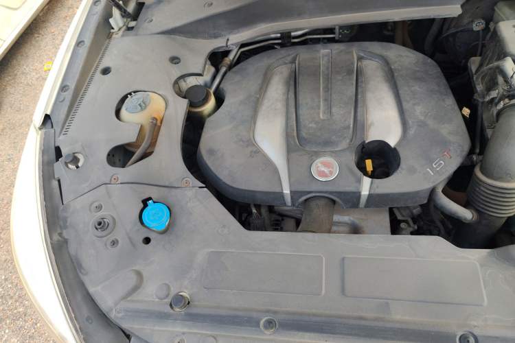 Used Hanteng X7 2016 1.5T Manual Luxury Edition Engine Bay Right