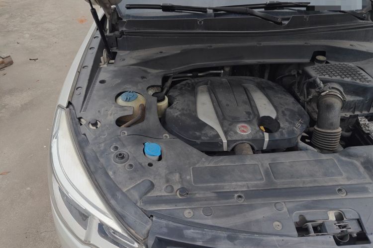 Used Hanteng X7 2016 1.5T Manual Luxury Edition Engine Bay Right