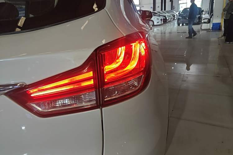 Used Hanteng X7 2016 1.5T Manual Luxury Edition Exterior 3