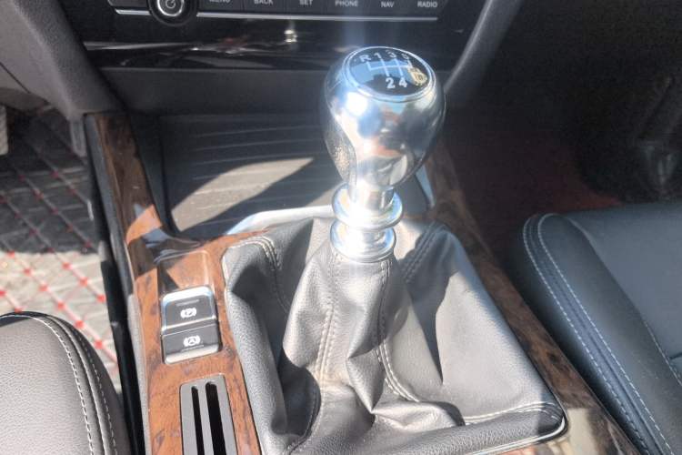 Used Hanteng X7 2016 1.5T Manual Luxury Edition Gear Lever