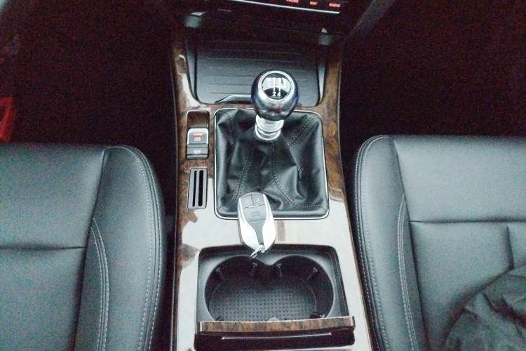 Used Hanteng X7 2016 1.5T Manual Luxury Edition Gear Lever