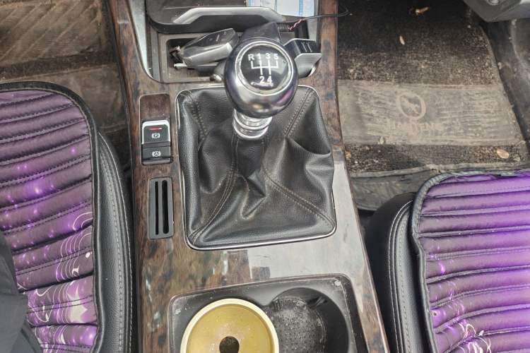 Used Hanteng X7 2016 1.5T Manual Luxury Edition Gear Lever