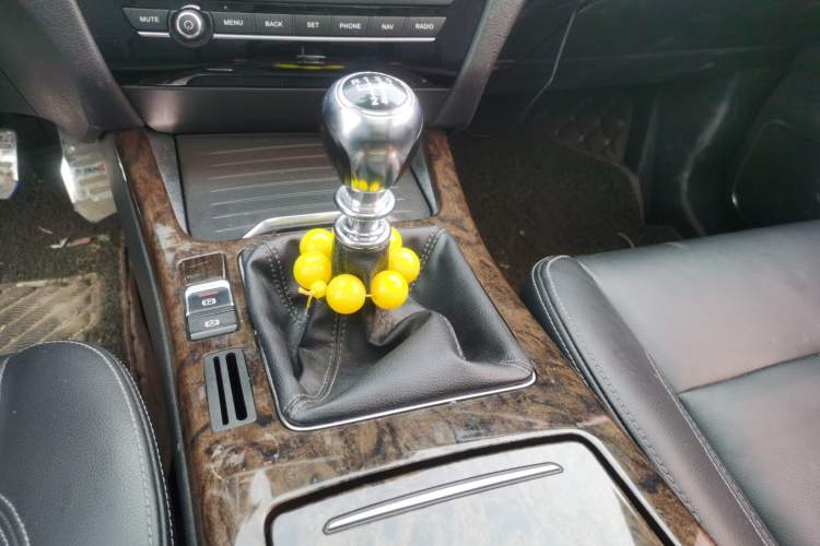 Used Hanteng X7 2016 1.5T Manual Luxury Edition Gear Lever