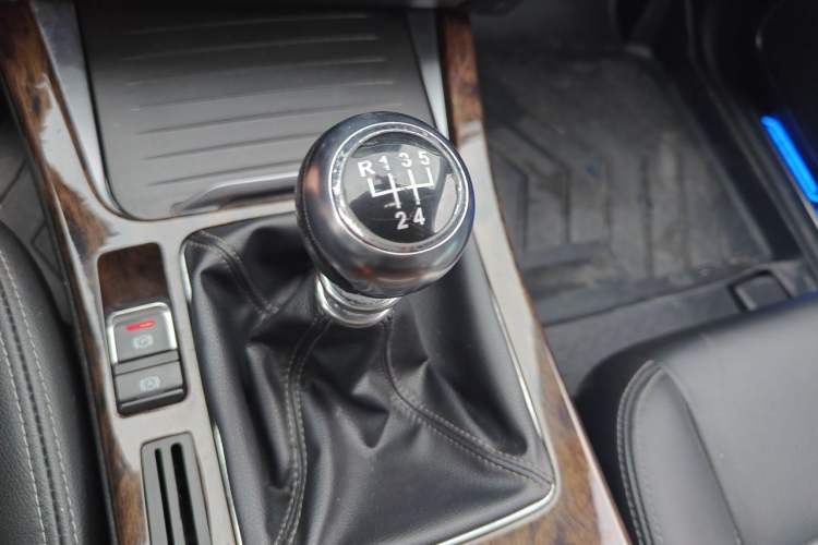 Used Hanteng X7 2016 1.5T Manual Luxury Edition Gear Lever