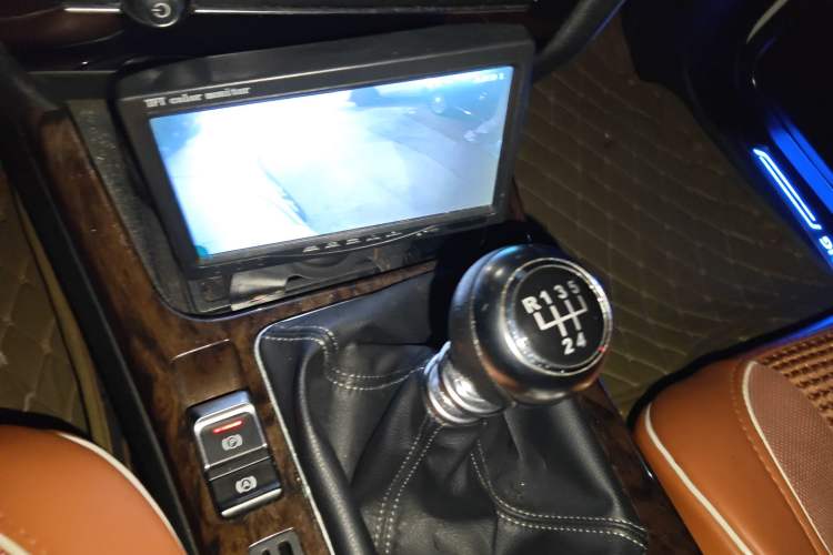 Used Hanteng X7 2016 1.5T Manual Luxury Edition Gear Lever