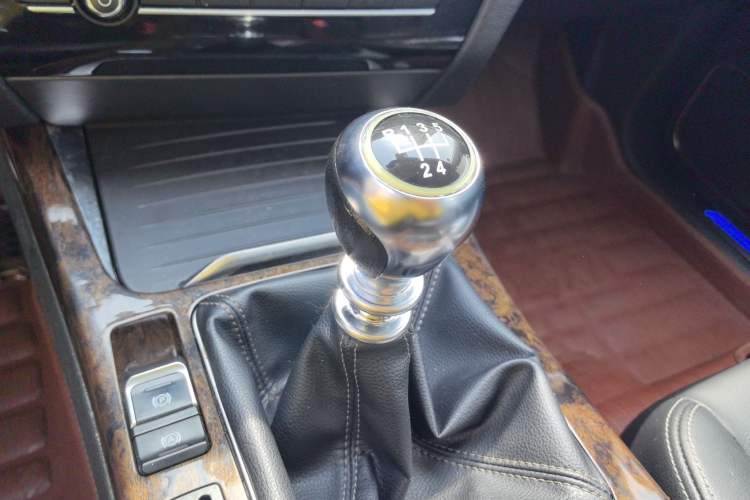 Used Hanteng X7 2016 1.5T Manual Luxury Edition Gear Lever