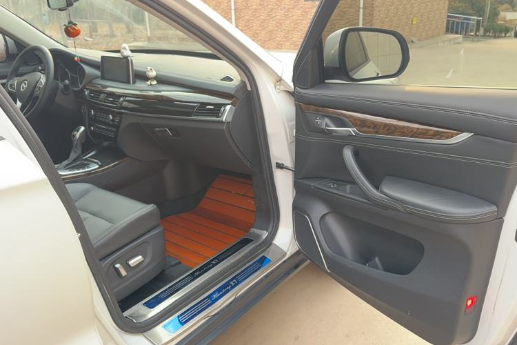 Used Hanteng X7 2016 2.0T DCT Luxury Edition Interior 15