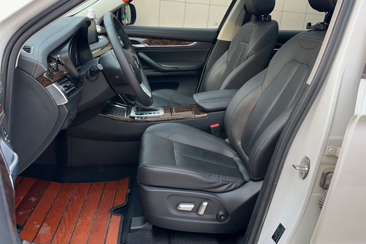 Used Hanteng X7 2016 2.0T DCT Luxury Edition Interior 2