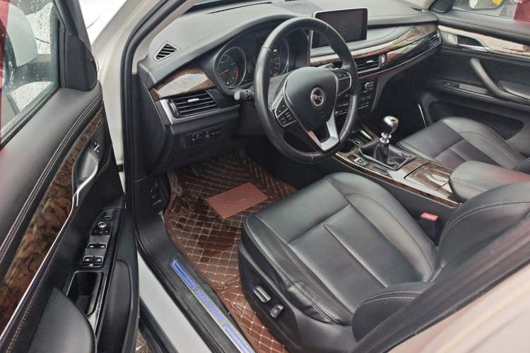 Used Hanteng X7 2016 1.5T Manual Luxury Edition Interior 2