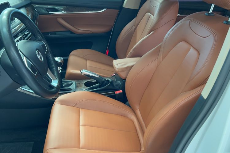 Used Hanteng X7 2016 1.5T Manual Comfort Model Interior 3