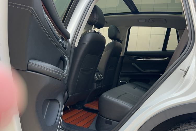 Used Hanteng X7 2016 2.0T DCT Luxury Edition Interior 3