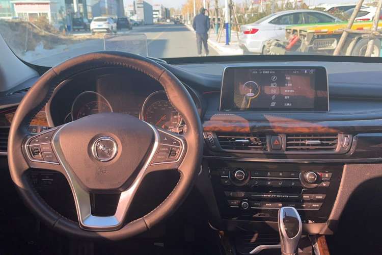 Used Hanteng X7 2016 2.0T DCT Yu Ma Edition Interior 3