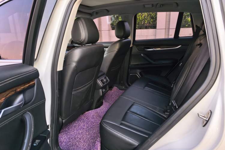 Used Hanteng X7 2016 2.0T DCT Luxury Edition Interior 3