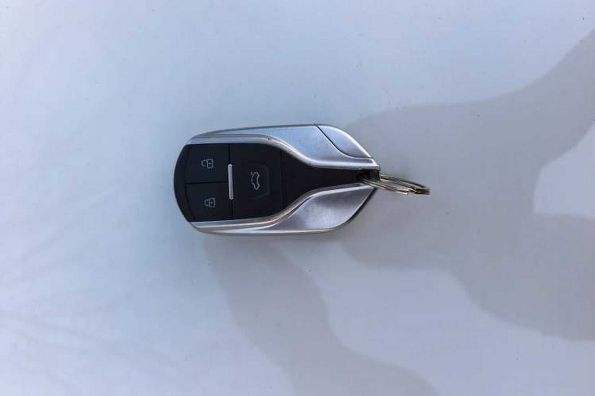 Used Hanteng X7 2016 2.0T DCT Luxury Edition Interior 4