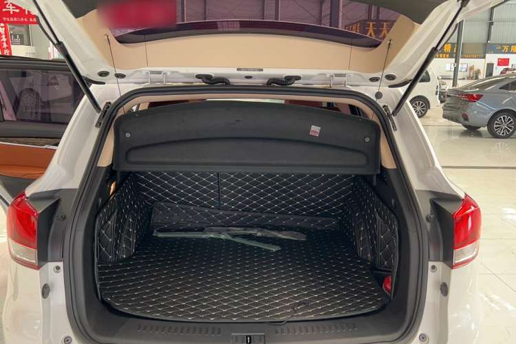 Used Hanteng X7 2016 1.5T Manual Comfort Model Interior 5