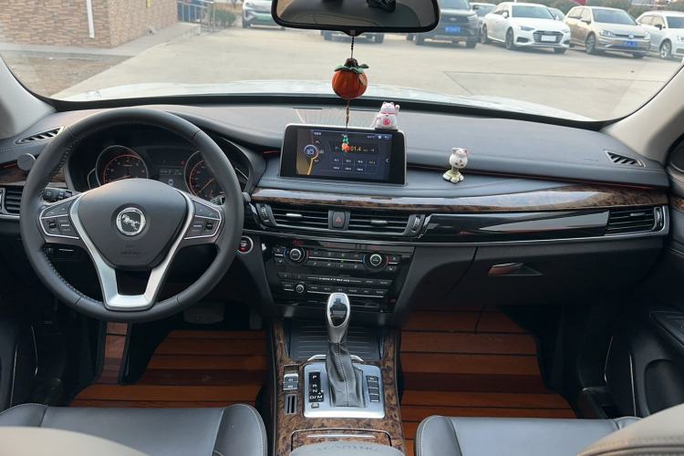 Used Hanteng X7 2016 2.0T DCT Luxury Edition Interior 5