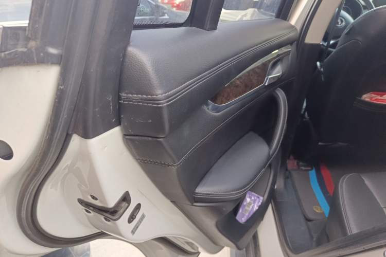 Used Hanteng X7 2016 2.0T DCT Yu Ma Edition Interior 8