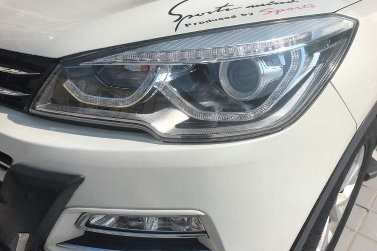 Used Hanteng X7 2016 1.5T Manual Luxury Edition Left Front Headlight