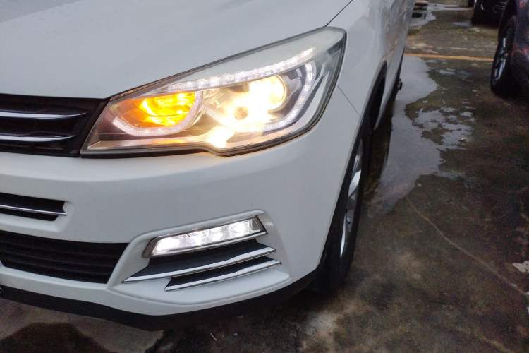 Used Hanteng X7 2016 1.5T Manual Luxury Edition Left Front Headlight