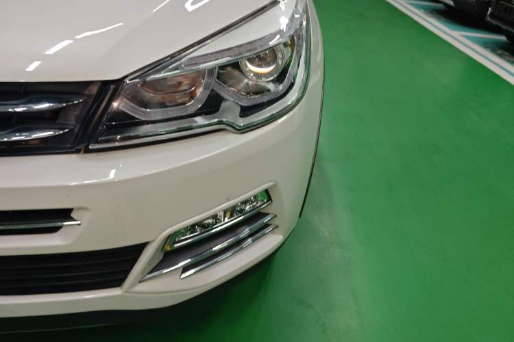 Used Hanteng X7 2016 2.0T DCT Luxury Version Left Front Headlight