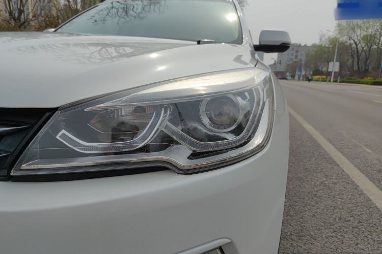 Used Hanteng X7 2016 2.0T DCT Luxury Edition Left Front Headlight