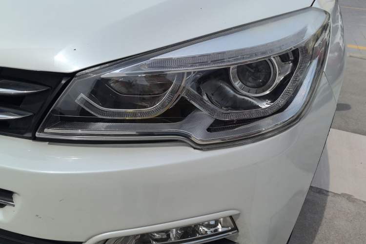 Used Hanteng X7 2016 1.5T Manual Luxury Edition Left Front Headlight