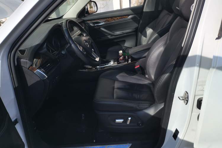 Used Hanteng X7 2016 2.0T DCT Luxury Edition Left Front Seat