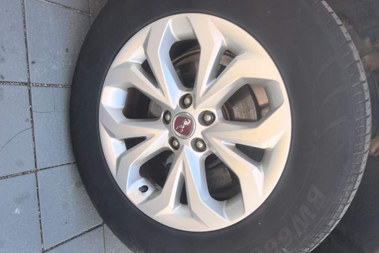 Used Hanteng X7 2016 1.5T Manual Luxury Edition Left Front Wheel Hub