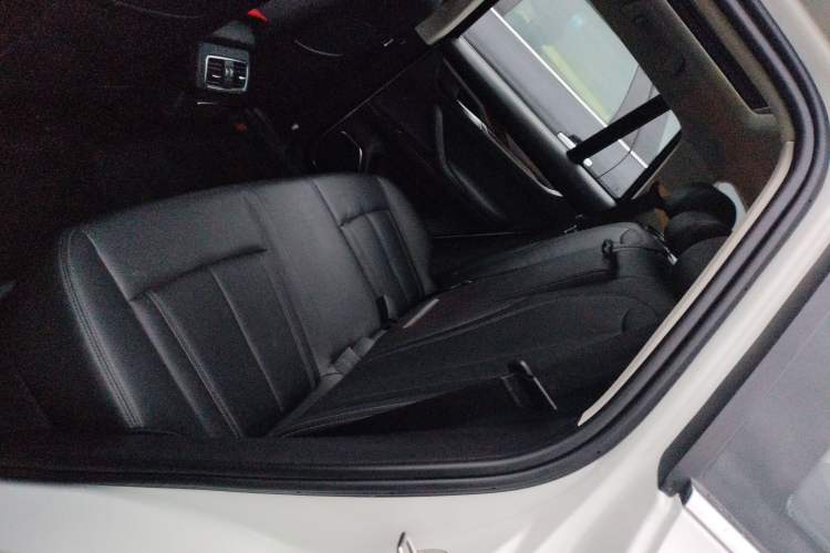 Used Hanteng X7 2016 1.5T Manual Luxury Edition Left Rear Seat