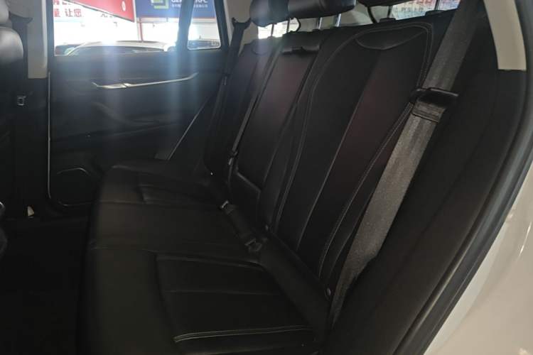 Used Hanteng X7 2016 1.5T Manual Luxury Edition Left Rear Seat