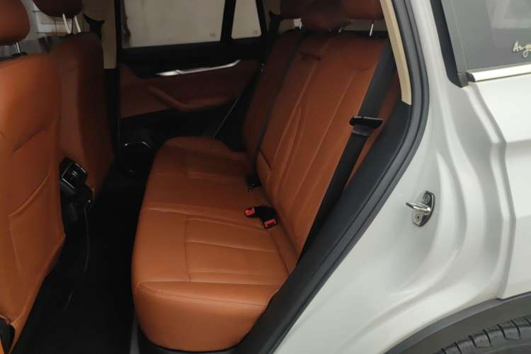 Used Hanteng X7 2016 2.0T DCT Luxury Version Left Rear Seat