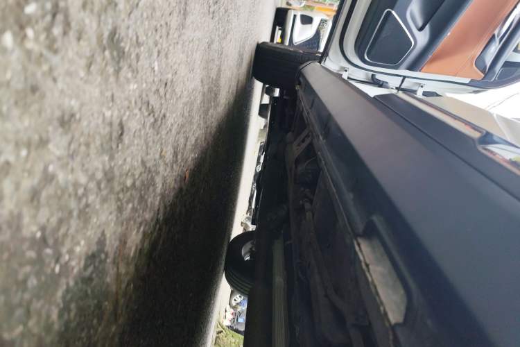 Used Hanteng X7 2016 2.0T Manual Luxury Version Left Side Sill