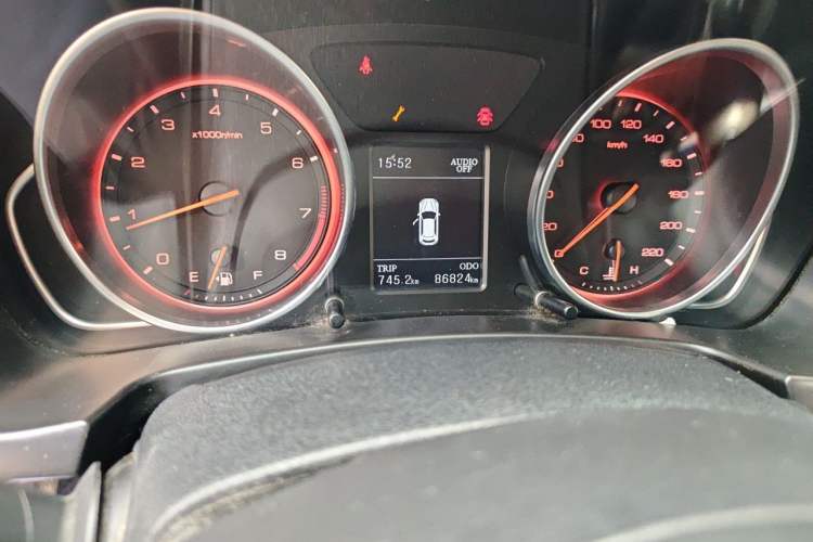 Used Hanteng X7 2016 1.5T Manual Luxury Edition Odometer Close Up