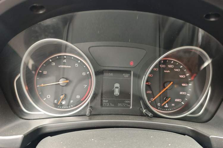 Used Hanteng X7 2016 1.5T Manual Luxury Edition Odometer Close Up