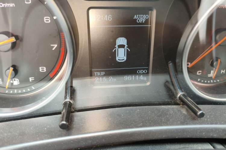 Used Hanteng X7 2016 1.5T Manual Luxury Version Odometer Close Up