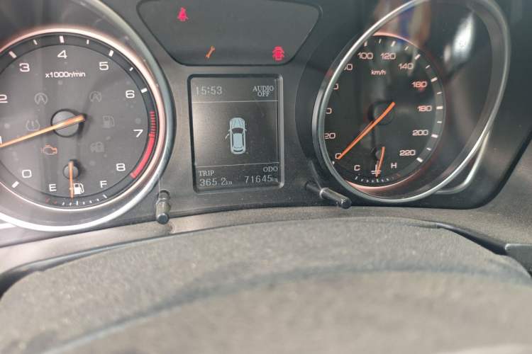 Used Hanteng X7 2016 1.5T Manual Luxury Edition Odometer Close Up
