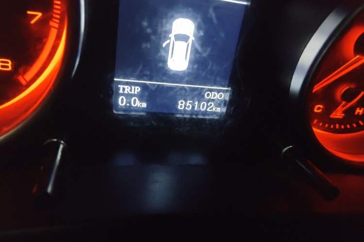 Used Hanteng X7 2016 1.5T Manual Luxury Edition Odometer Close Up