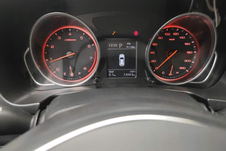 Used Hanteng X7 2016 2.0T DCT Luxury Version Odometer Close Up