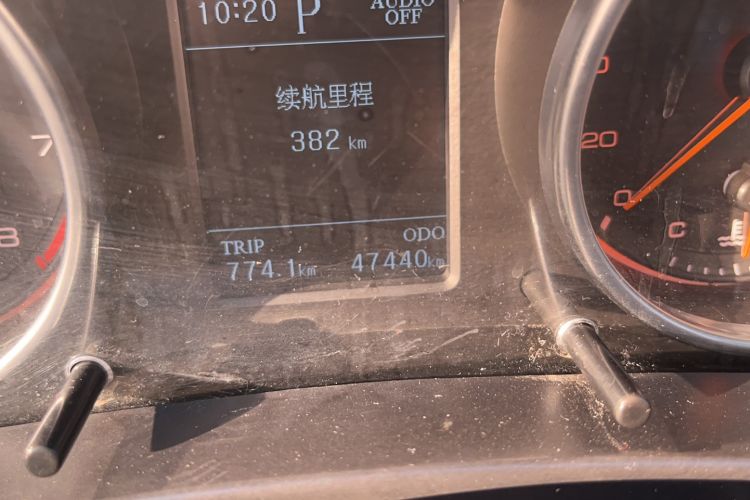 Used Hanteng X7 2016 2.0T DCT Yu Ma Edition Odometer Close Up