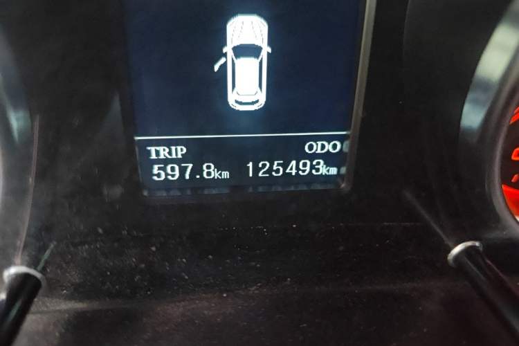 Used Hanteng X7 2016 2.0T DCT Luxury Version Odometer Close Up