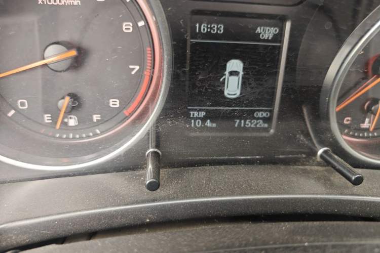 Used Hanteng X7 2016 1.5T Manual Luxury Edition Odometer Close Up