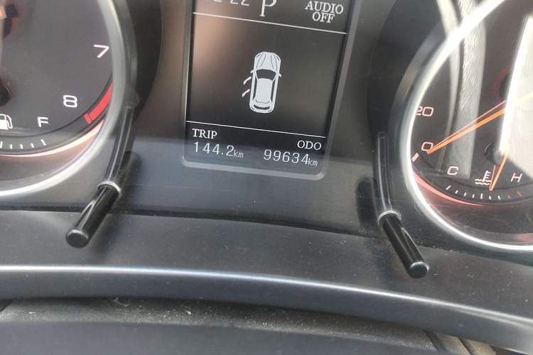 Used Hanteng X7 2016 2.0T DCT Luxury Edition Odometer Close Up