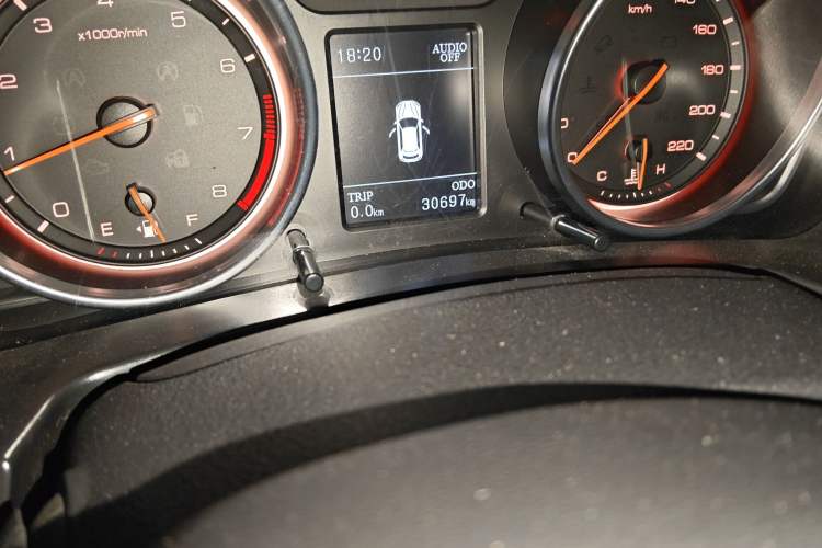 Used Hanteng X7 2016 1.5T Manual Luxury Edition Odometer Close Up