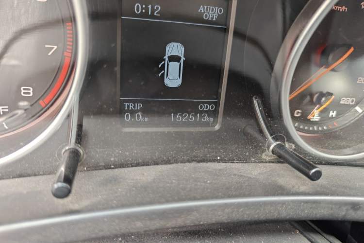 Used Hanteng X7 2016 1.5T Manual Luxury Version Odometer Close Up